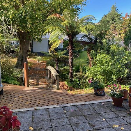Superb Studio Retreat With Spa, Pool & Bbq Access Уангануй Екстериор снимка