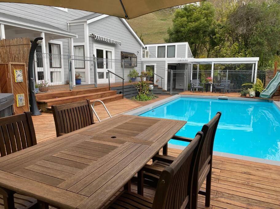 Superb Studio Retreat With Spa, Pool & Bbq Access Уангануй Екстериор снимка