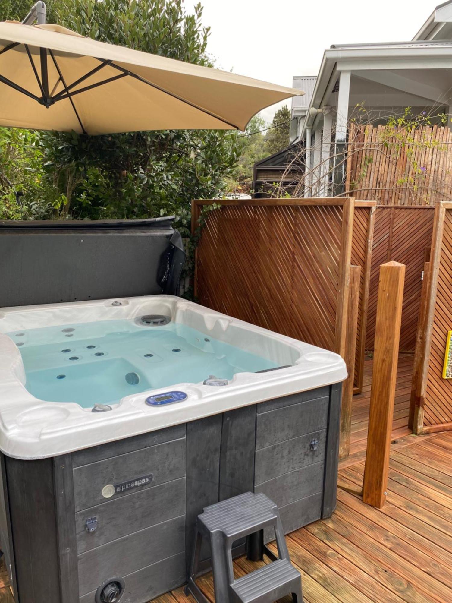 Superb Studio Retreat With Spa, Pool & Bbq Access Уангануй Екстериор снимка