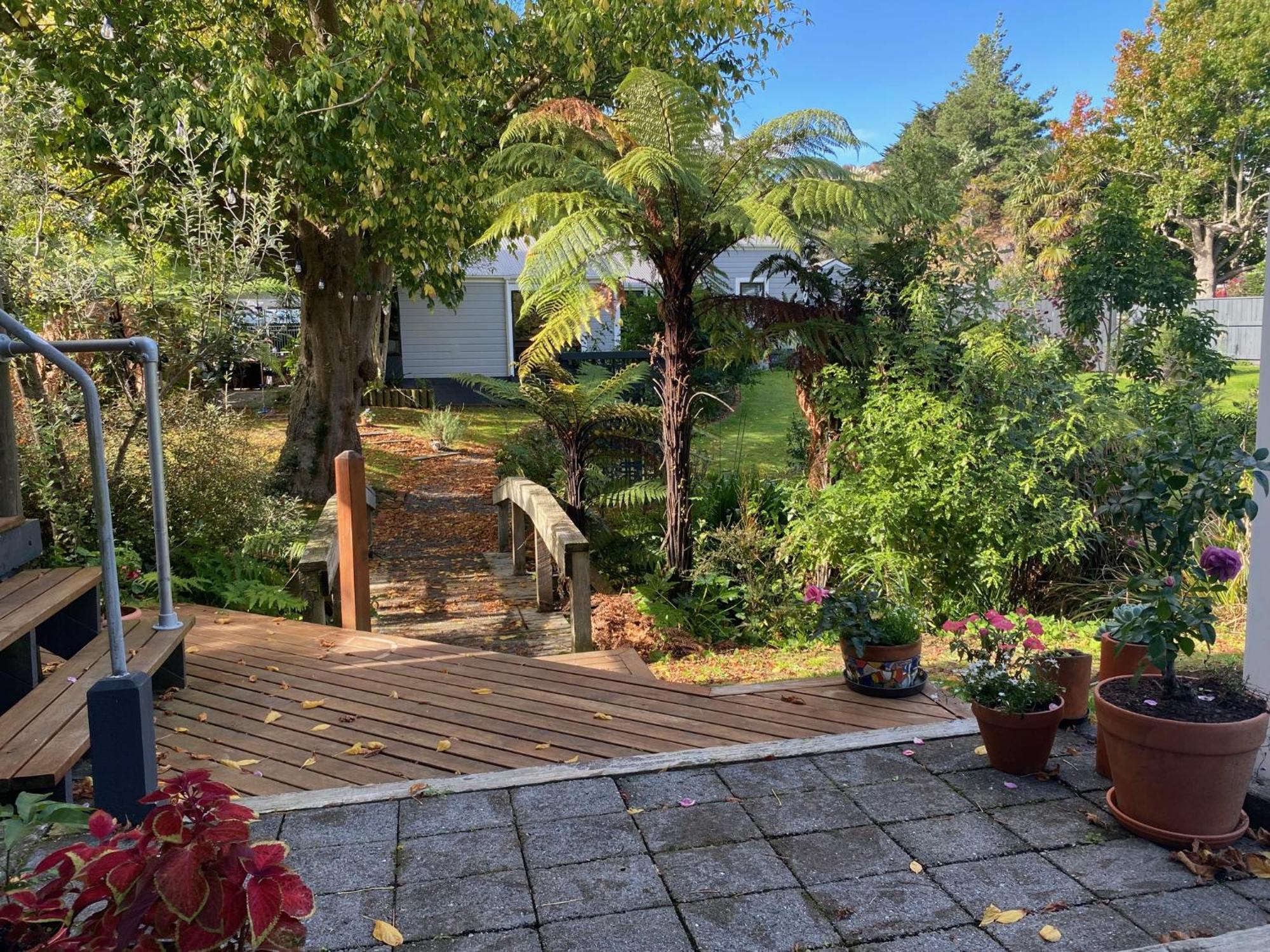 Superb Studio Retreat With Spa, Pool & Bbq Access Уангануй Екстериор снимка